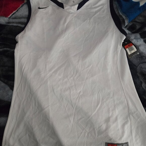 Large Nike Team white shirt basketball - Picture 2 of 2